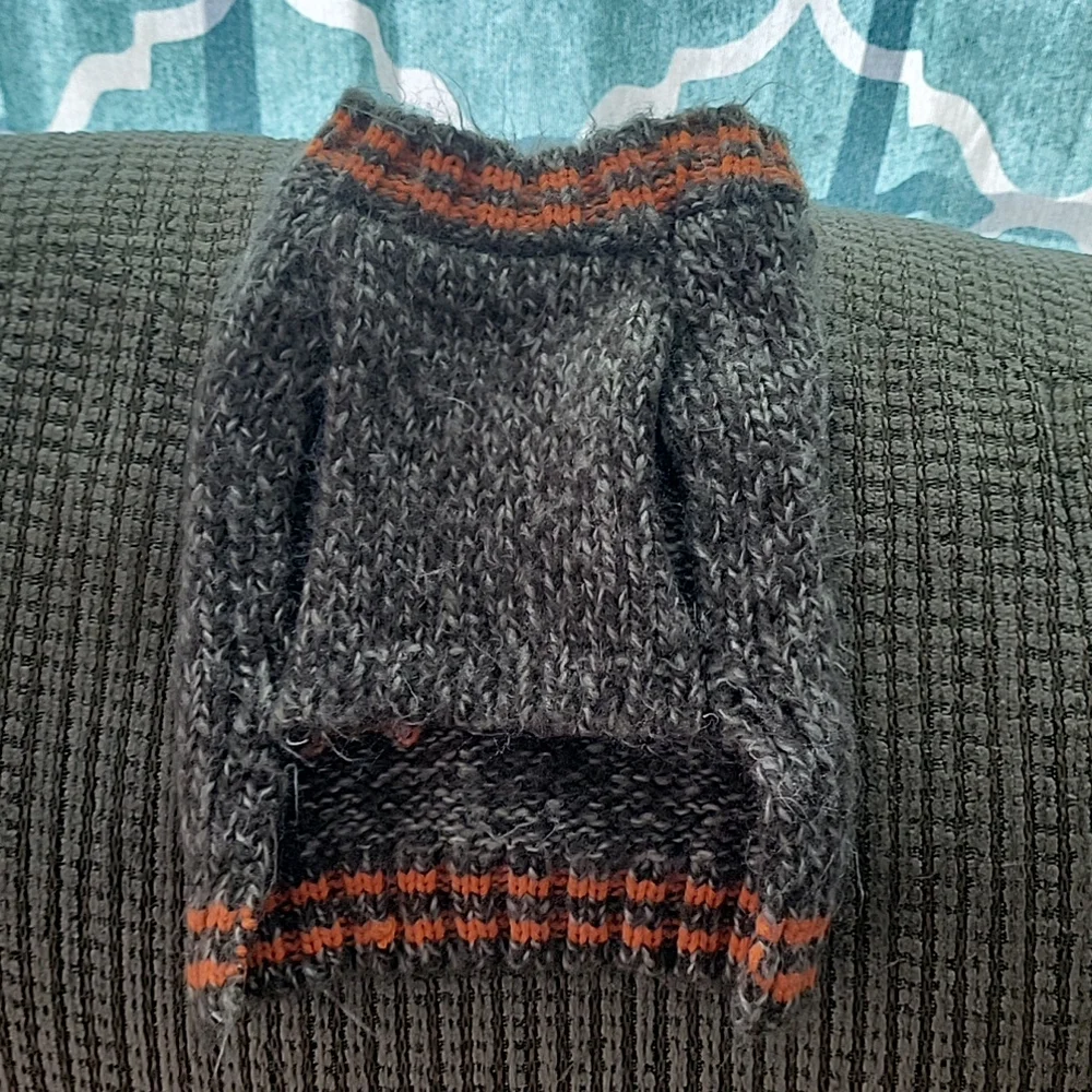 EUC TOP PAW Dog sweater